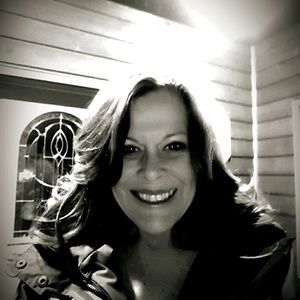 Meet your Posher, Leslie